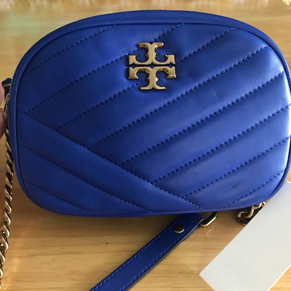 TORY BURCH - NWT - KIRA CHEVRON SMALL CAMERA BAG - BLUE